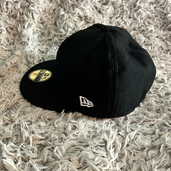 Batman New Era Hat Flat Brim 59Fifty Cap DC Comics Marvel Comics Size 7 1/4 - Picture 5 of 8